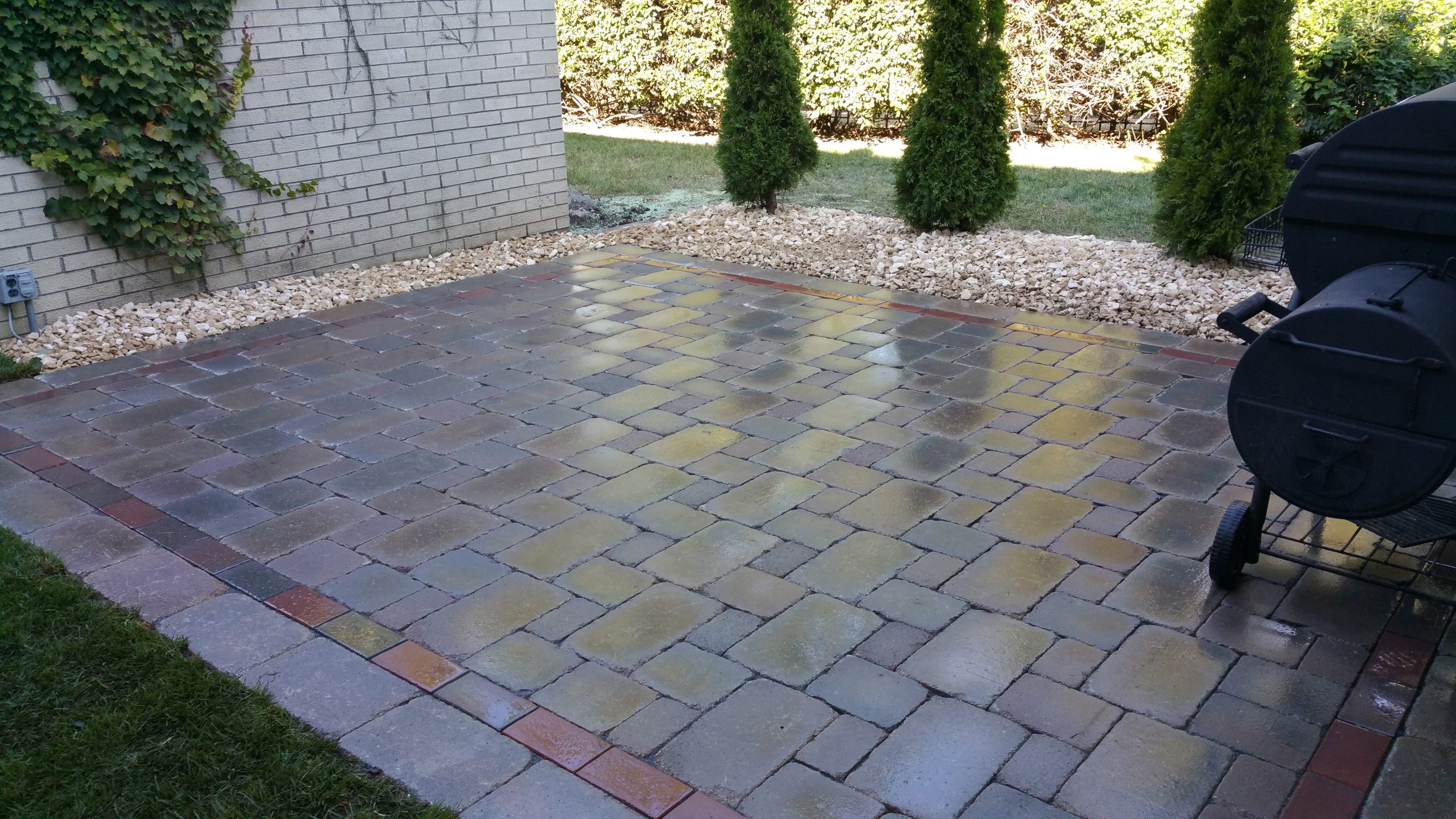 Chicago Small Patio Installation in HOA With Space Restriction